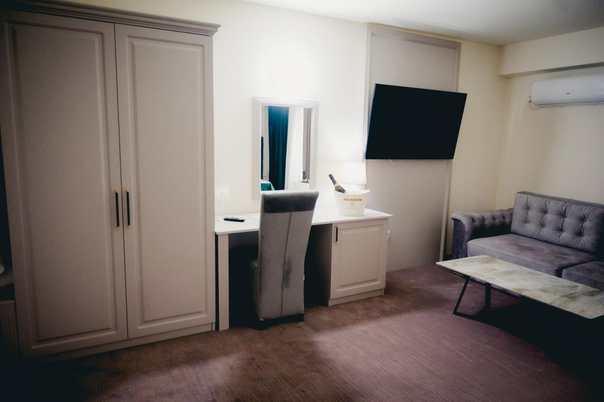 Hotel Valahia Targoviste Esterno foto