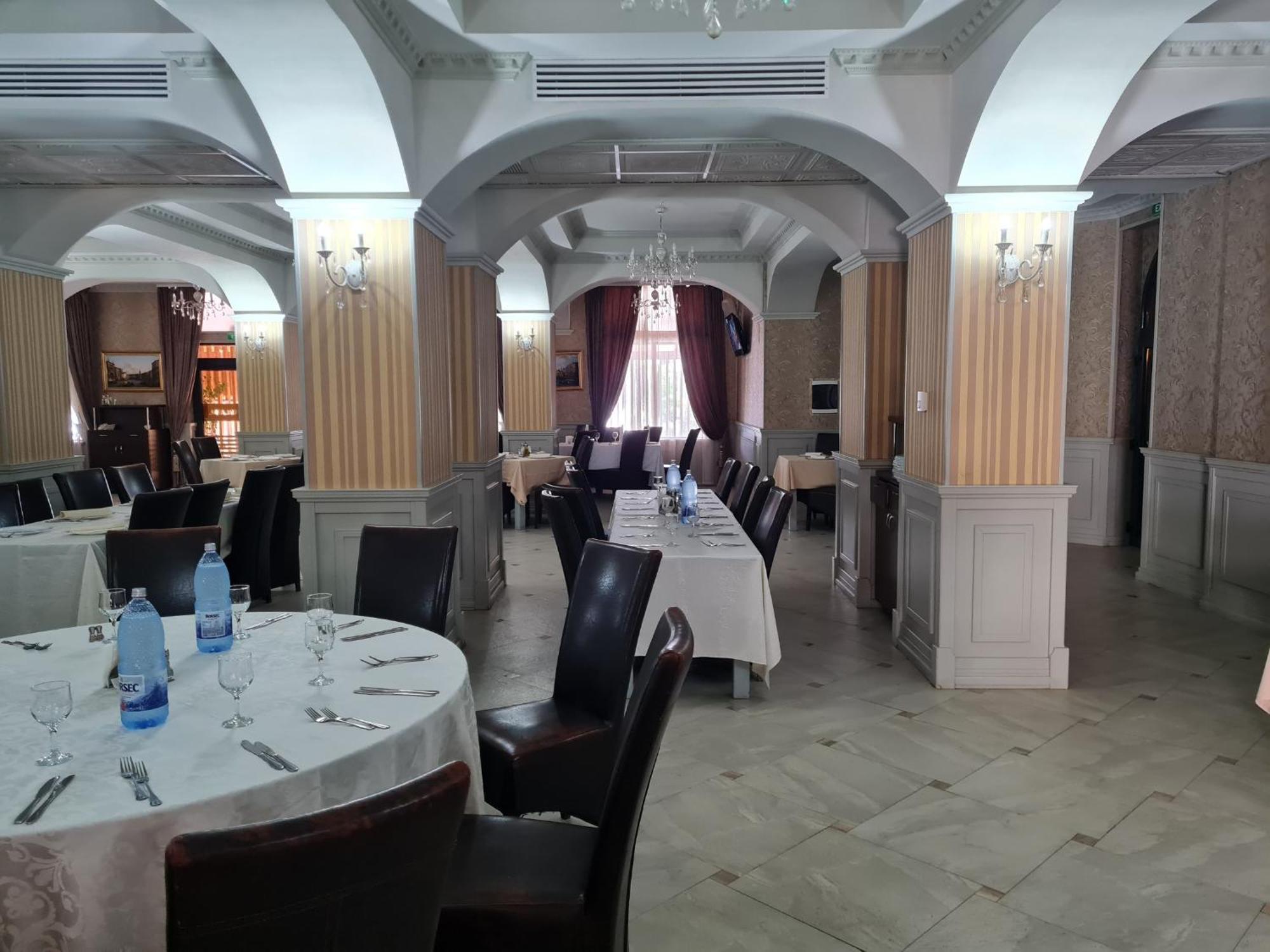 Hotel Valahia Targoviste Esterno foto