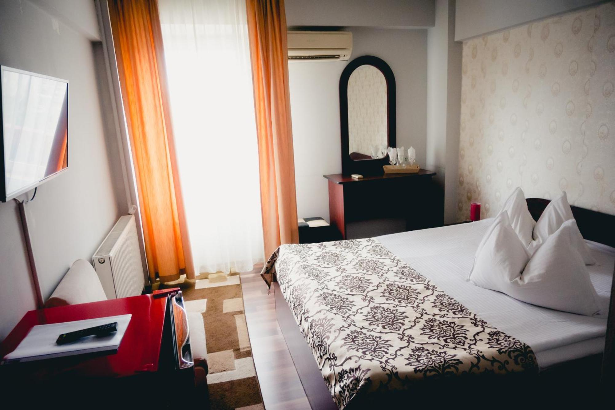 Hotel Valahia Targoviste Esterno foto
