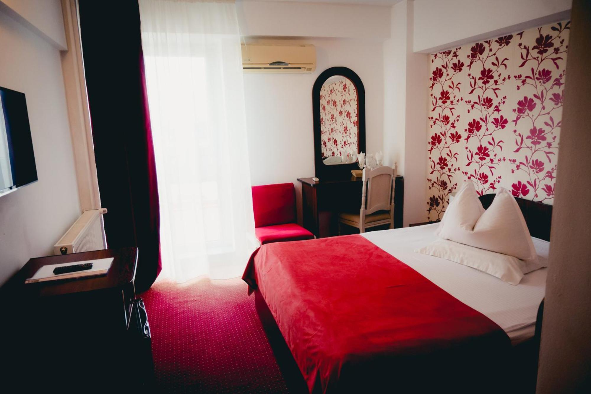 Hotel Valahia Targoviste Esterno foto