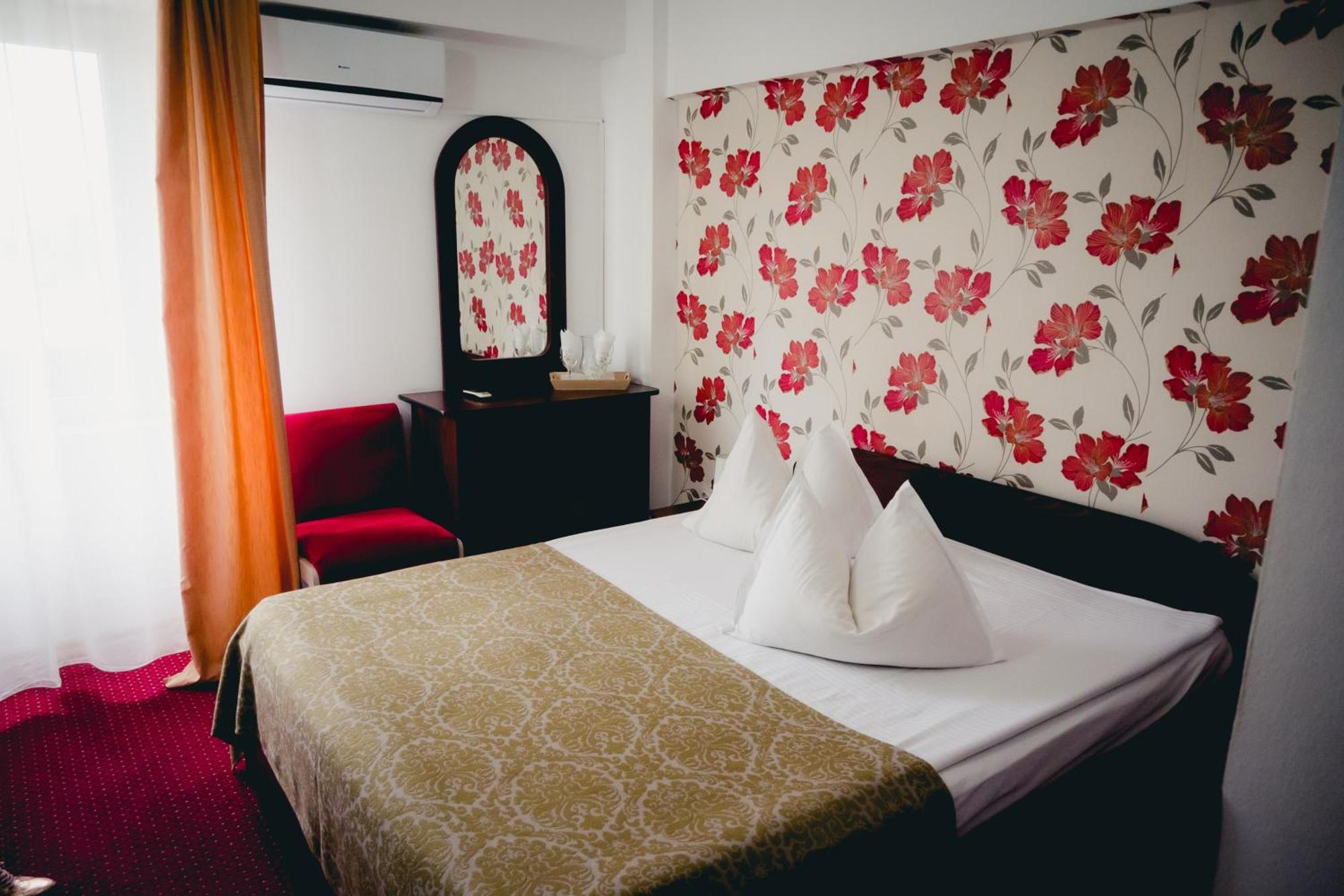 Hotel Valahia Targoviste Esterno foto