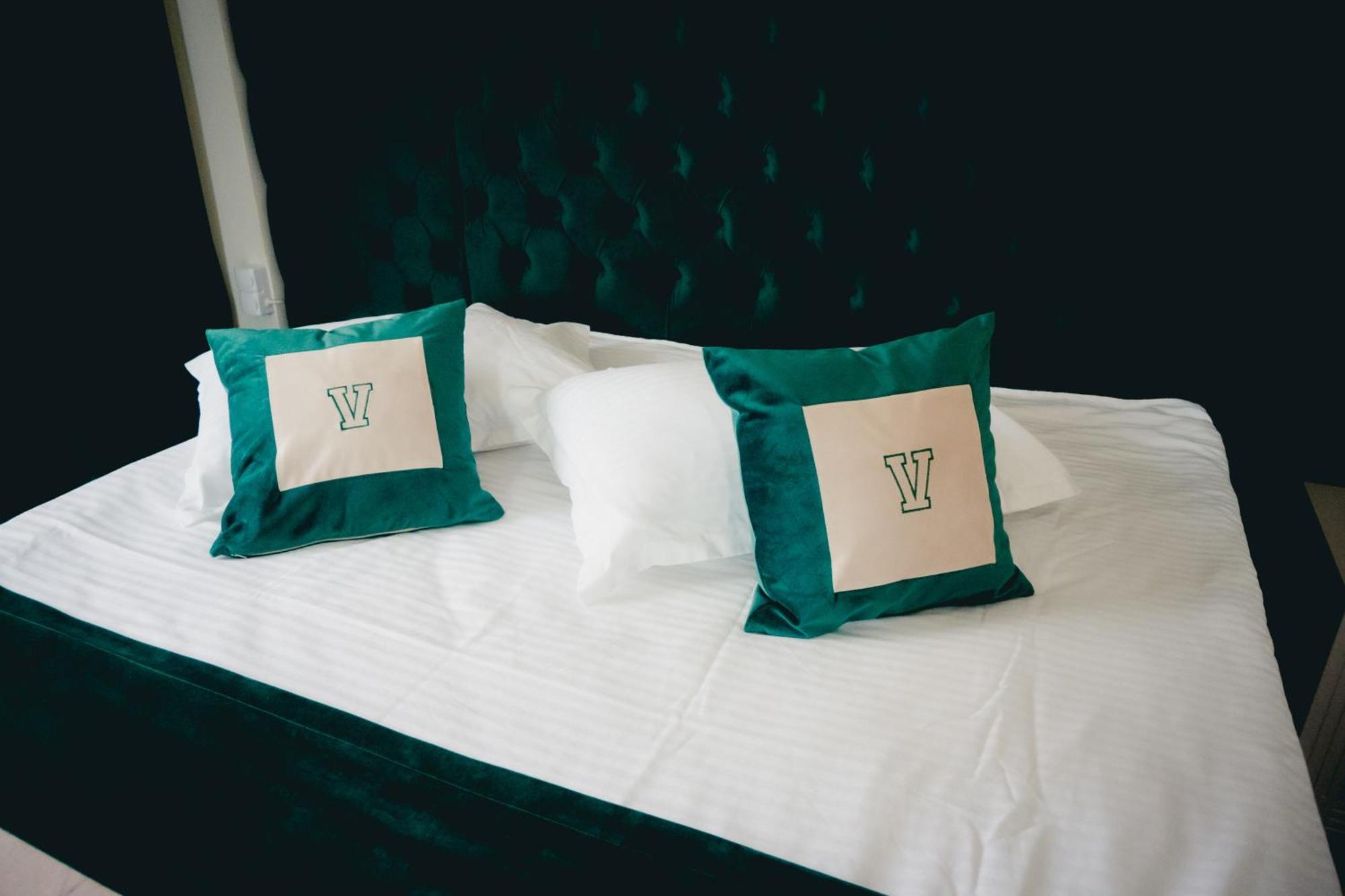 Hotel Valahia Targoviste Esterno foto