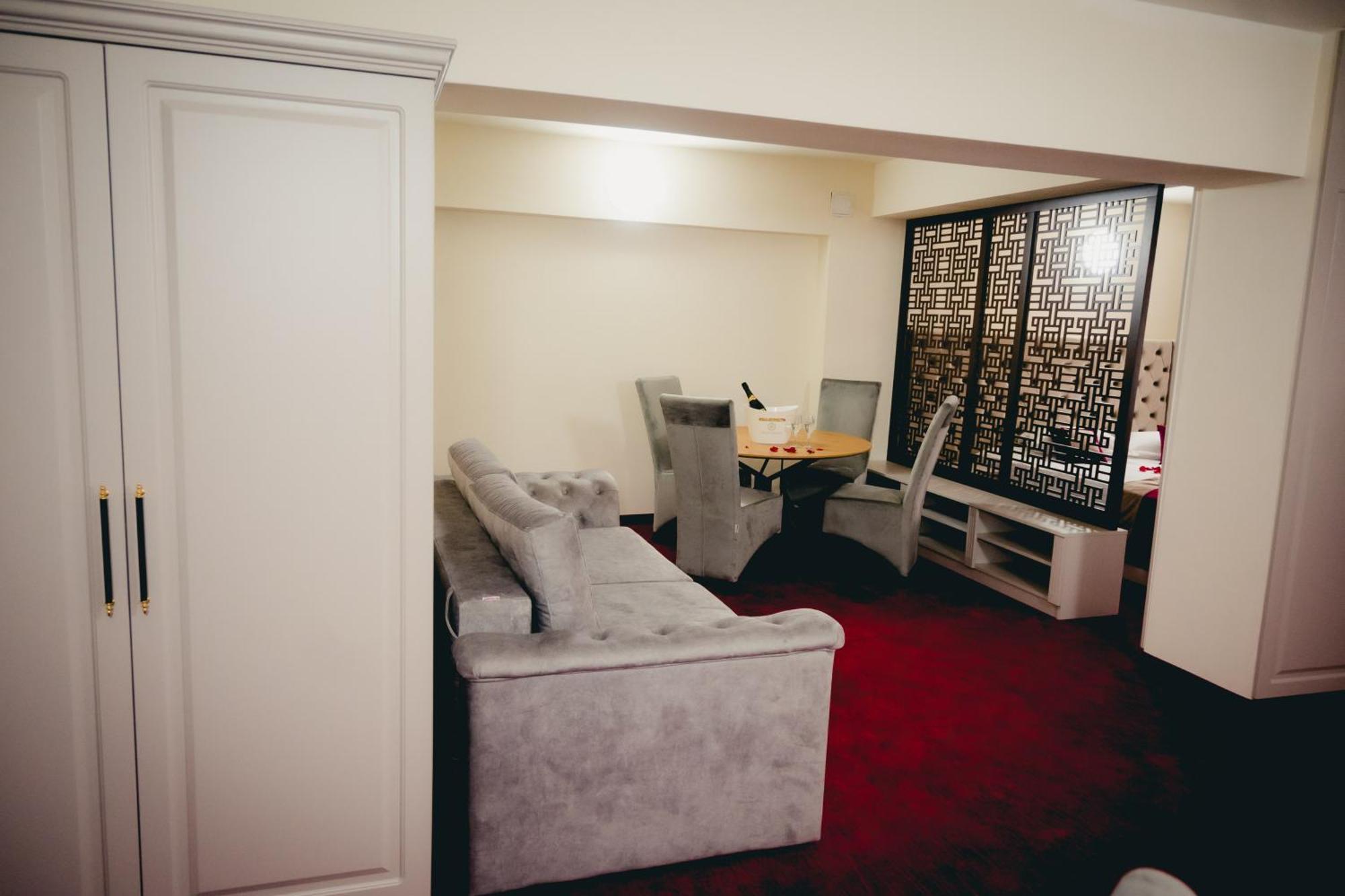 Hotel Valahia Targoviste Esterno foto