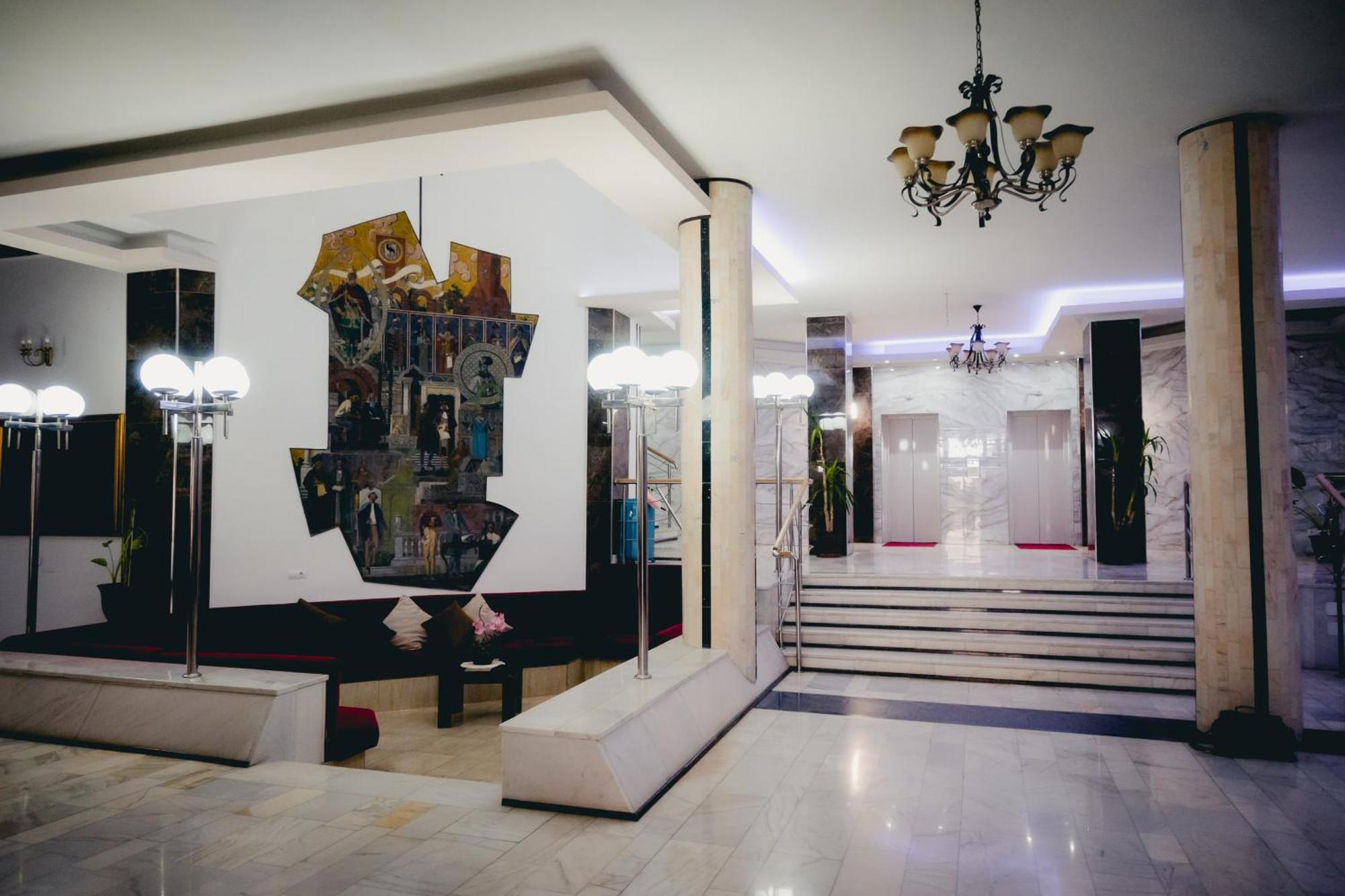 Hotel Valahia Targoviste Esterno foto